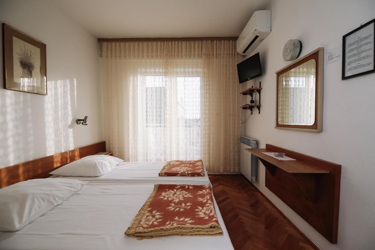 Apartments & Rooms Peranic نوفاليا المظهر الخارجي الصورة
