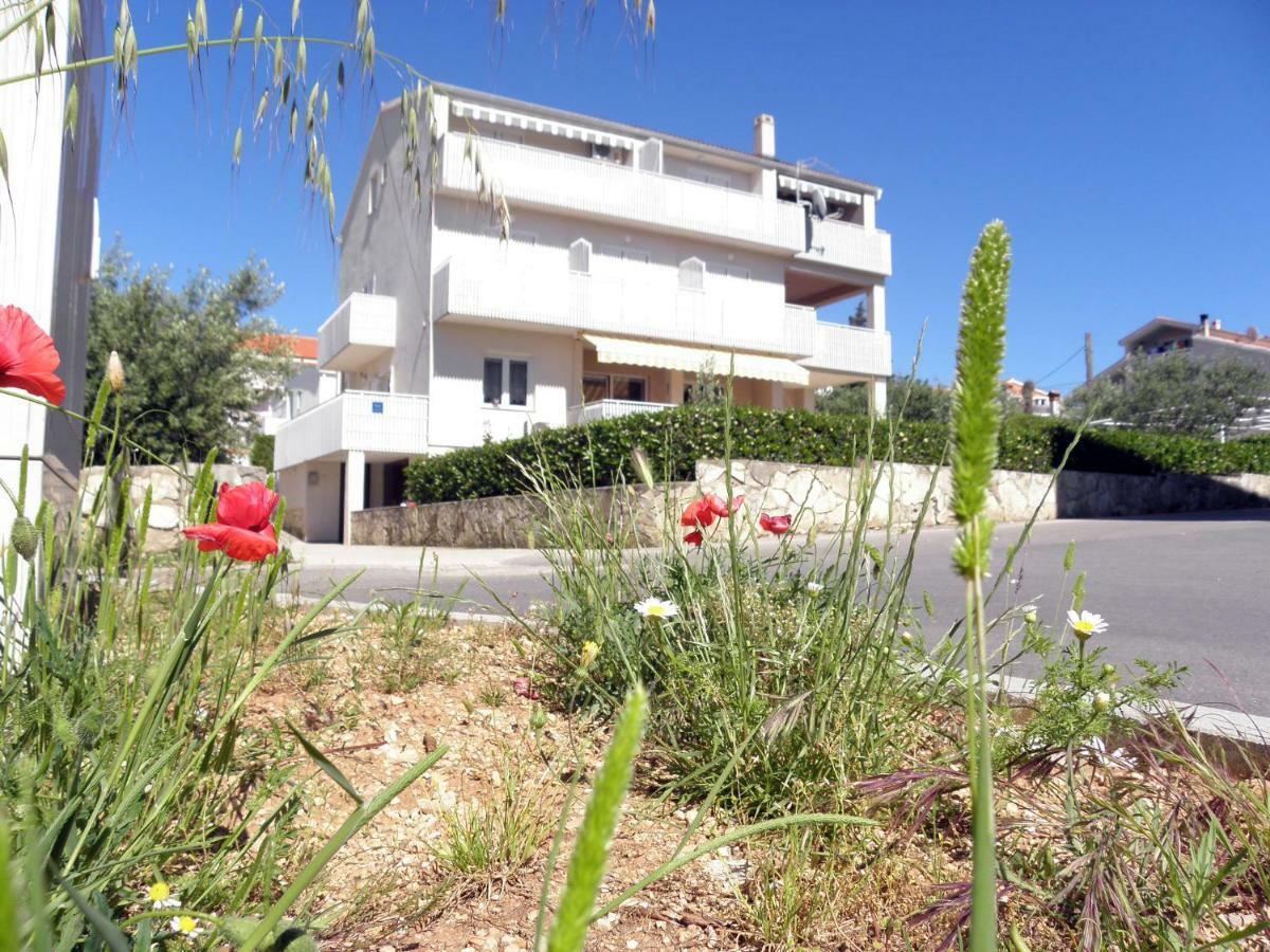 Apartments & Rooms Peranic نوفاليا المظهر الخارجي الصورة