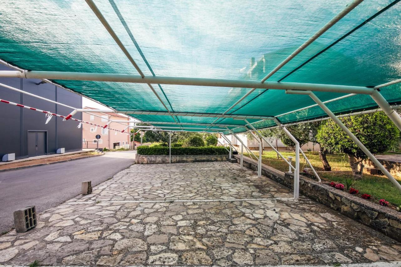 Apartments & Rooms Peranic نوفاليا المظهر الخارجي الصورة