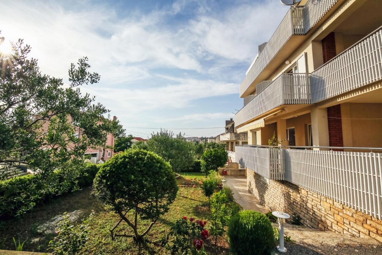 Apartments & Rooms Peranic نوفاليا المظهر الخارجي الصورة