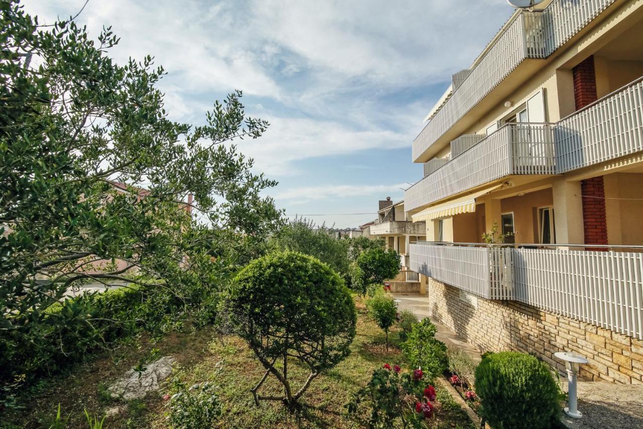 Apartments & Rooms Peranic نوفاليا المظهر الخارجي الصورة